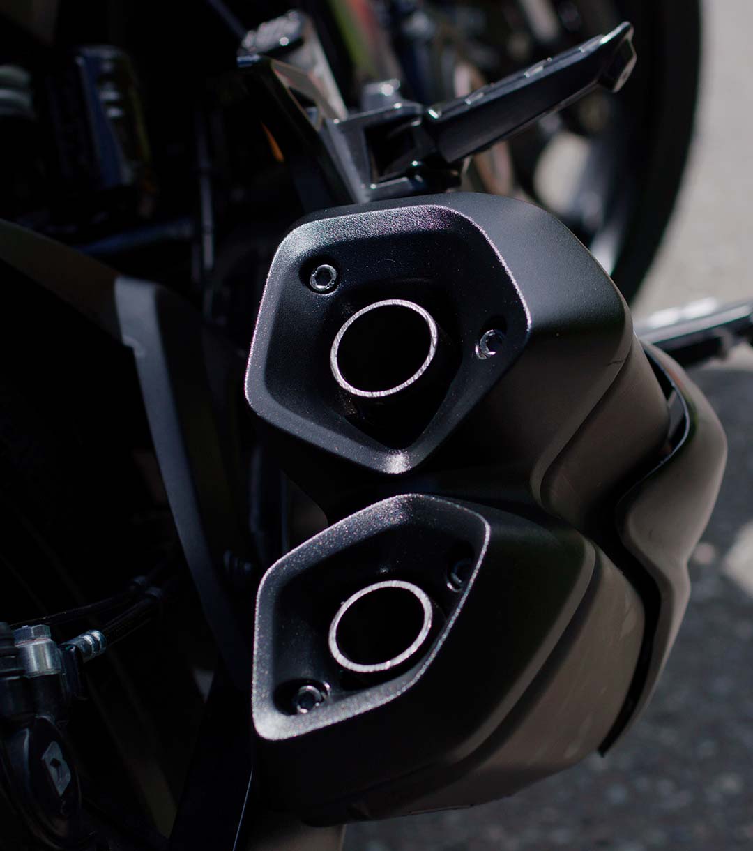 Detalles-dominar-250-1