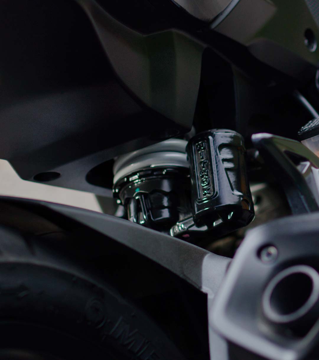 Detalles-dominar-250-4